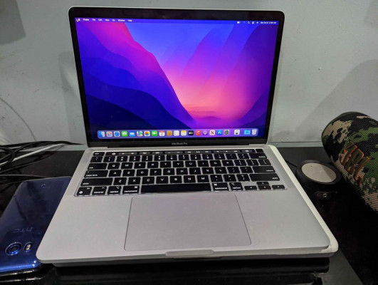MacBook pro 2022 M2