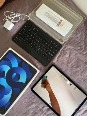 Ipad AIR 5th gen (latest) BLUE