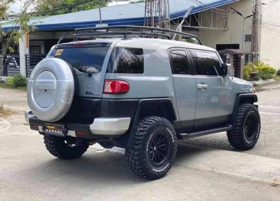 PRESYONG KAYANG KAYA MAM SER TOYOTA FJ CRUISER 4X4 2017 MODEL ACQUIRED