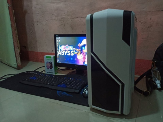 GAMING COMPUTER SET