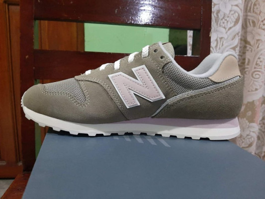 Womens new balance 373