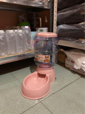 Pet Food Dispenser