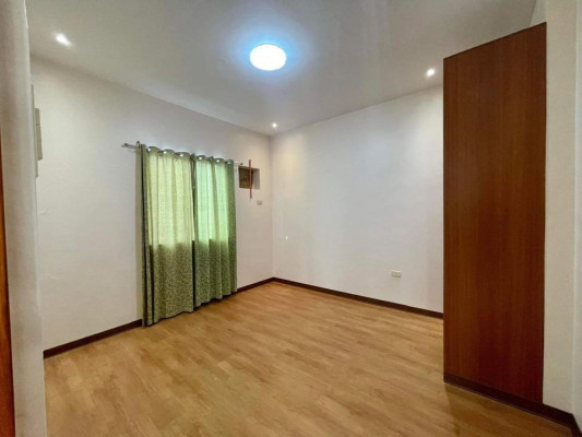 For Sale house in Greenwoods Exec Village Pasig