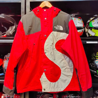 Supreme x The North Face - S LOGO Mountain Jacket