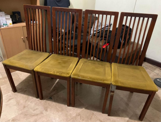 Wooden dining set with glass tabletop