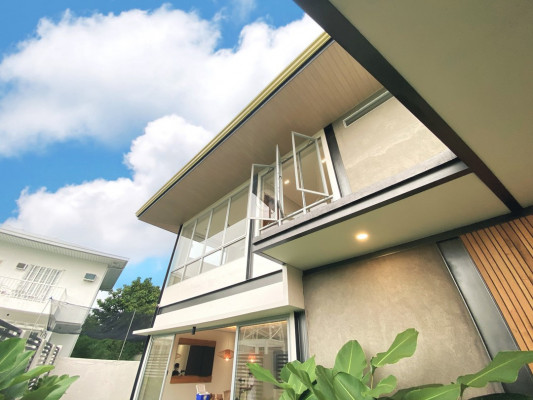 Bright & Airy House and Lot for Sale In Las Villas De Manila Subdivision