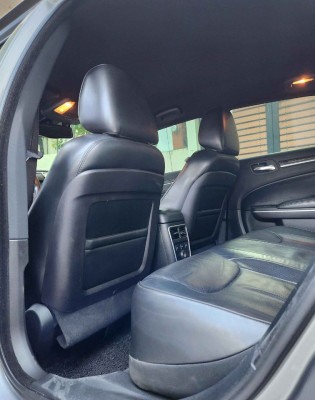 2013 Chrysler 300c vip car low odo