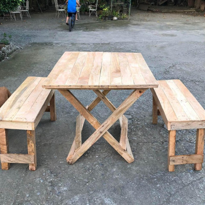 TABLE WITH BANGKO SET