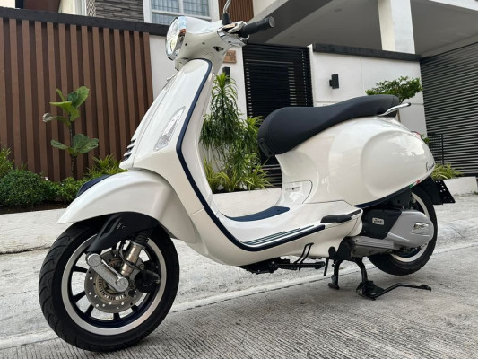 2022 Vespa Primavera Blue Series