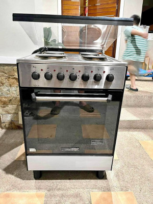 Electric cooking range