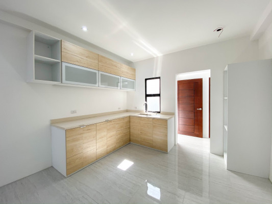 Brand New Cozy Townhouse For Sale in Project 8 , Quezon City⠀