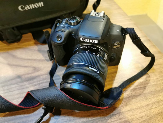 Canon 800D