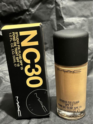 MAC Studio Fix Fluid Liquid Foundation