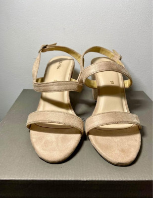 Olivia Manila Beige heels