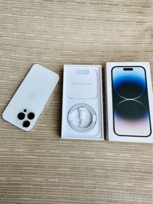 Iphone 14 pro 128gb openline Like new 1 month old 100% battery health