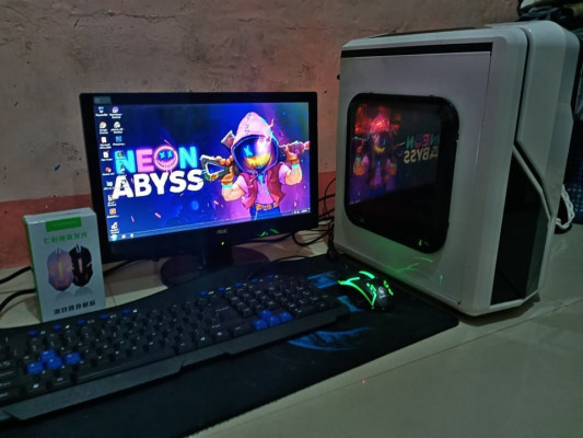 GAMING COMPUTER SET