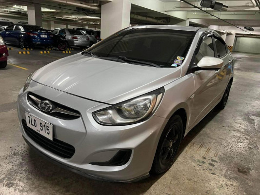 2012 Hyundai accent