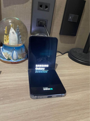 Samsung Galaxy Z Flip 4 - 256gb