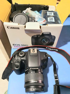 Eos 800D for SALE