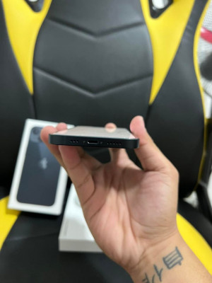 Iphone 13 128gb 5days old