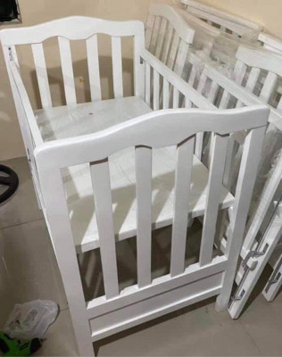 Preloved Wooden White Crib