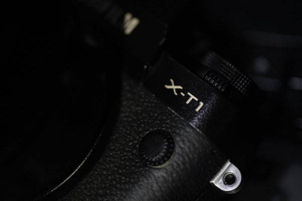 Fujifilm xt1 mint with kitlens free meke 35mm 1.7
