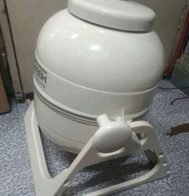 Manual pressure washing machine