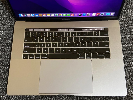 • MacBook Pro 15-inch 2019