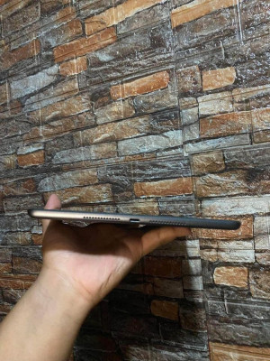 Selling Ipad 8th Gen 128gb