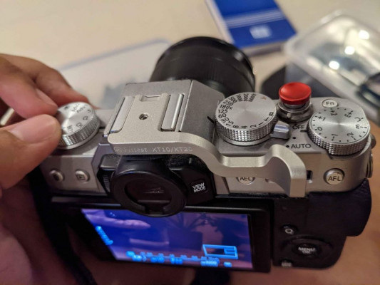 Fujifilm XT20 , kit lens with 2 original batteries