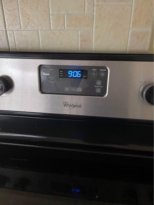 Whirlpool Electric Range w/ Digital Controls