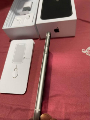 iPhone 11 128gb fu white color