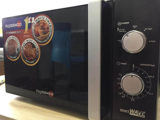 Fujidenzo Microwave Oven