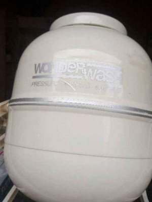 Manual pressure washing machine