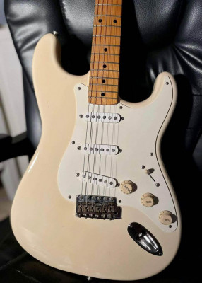 Fender ST-57 CIJ Reissue Stratocaster (Vintage White)