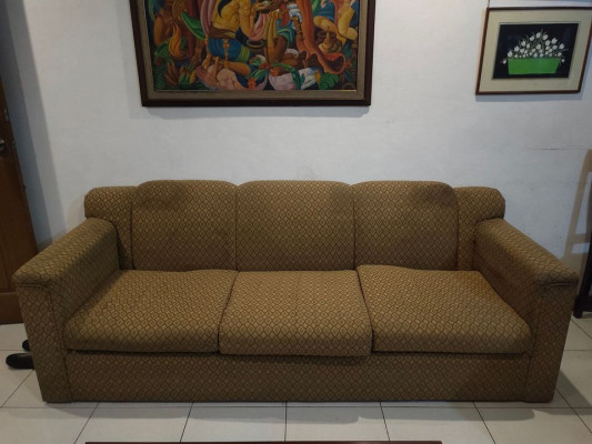 Sofa set and center table
