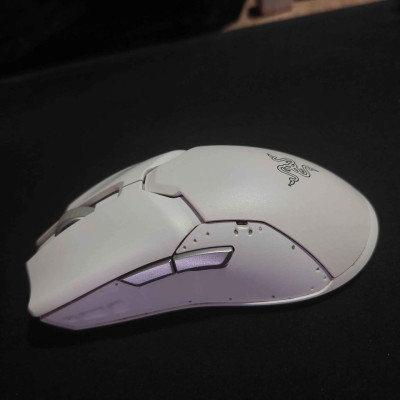 Razer Viper Ultimate with Charging Dock and Glass Skates