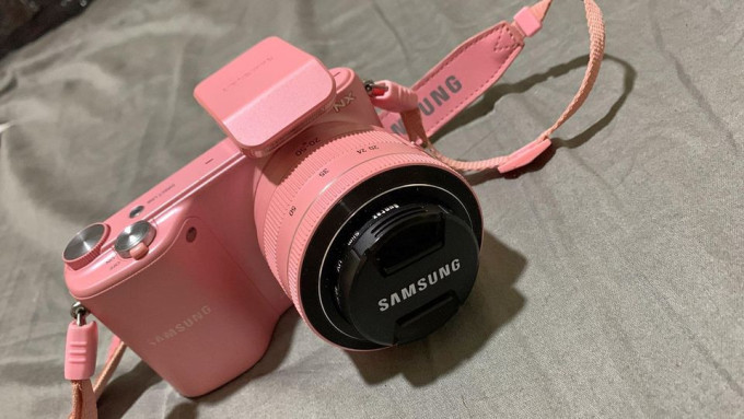 Samsung Pink NX2000 camera
