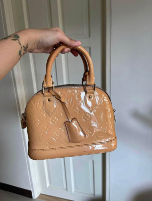 Louis Vuitton Alma BB