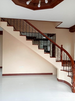 HOUSE & LOT FOR SALE