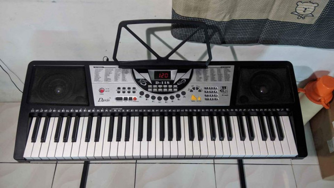 Davis D-118 Keyboard Piano