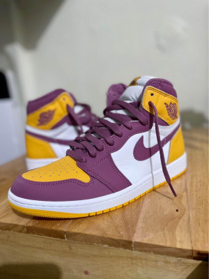 Air Jordan 1 Mid Brotherhood