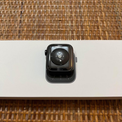 Apple Watch SE 40mm Space Gray