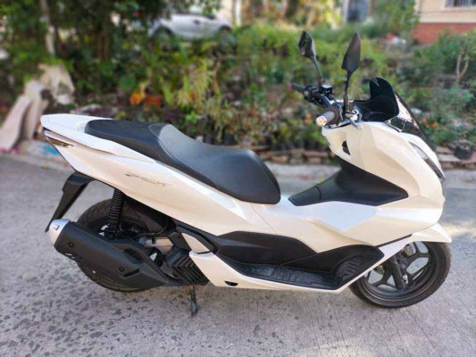 2021 Almost new honda pcx 160 cbs 2021 model