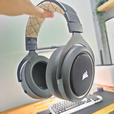Corsair HS70 PRO WIRELESS Gaming Headset — Cream
