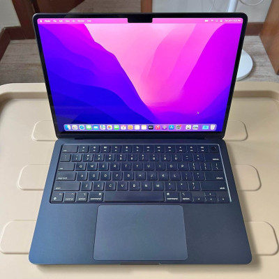 2022 MacBook Air M2 Midnight (256GB)