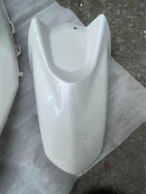 FOR AEROX V1 / FAIRINGS PEARL WHITE / STOCK SEAT / CVT COVER (Sold as set only)
