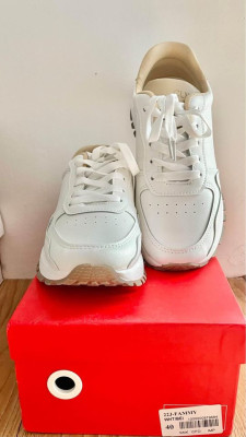 White Sneakers CLN