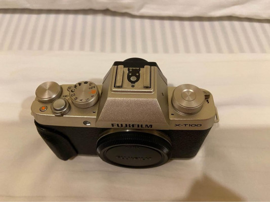 FUJIFILM X-T100