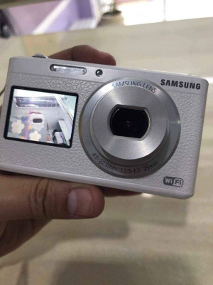 Samsung digicam DV180F model